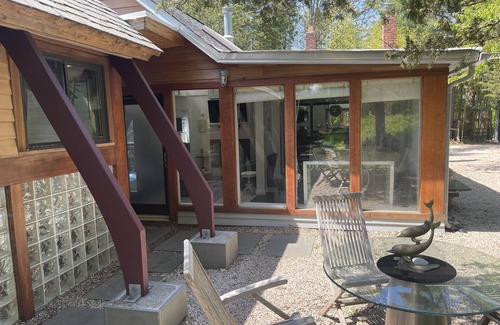 Noyack House | Bohemian chíc 2 bedroom home w/indoor pool & sauna in Sag Harbor.