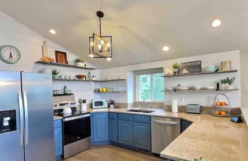 Fairplay Cabin | Bohemian Inspired Mountain Chalet on 2.5 Acres🍃Aspens♨️Hot Tub🐾 Pet Friendly