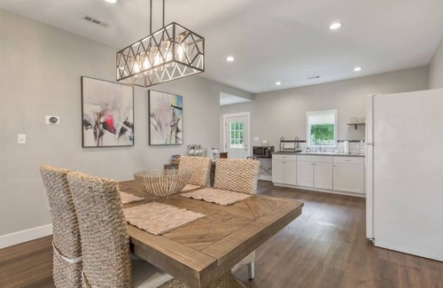 Tulsa House | BOHO Bungalow|KS Bed|Near Expo/Downtown/TU