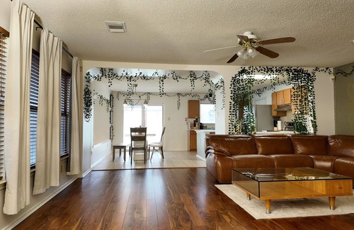 West San Antonio House | Boho home Near Lackland + SeaWorld + Kids Room