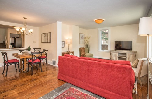 Rifle House | Boho Style, Cozy Home, Big Kitchen, Spacious Near Hot Springs and Winery