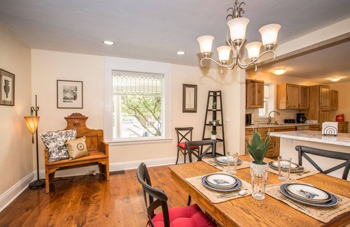 Rifle House | Boho Style, Cozy Home, Big Kitchen, Spacious Near Hot Springs and Winery