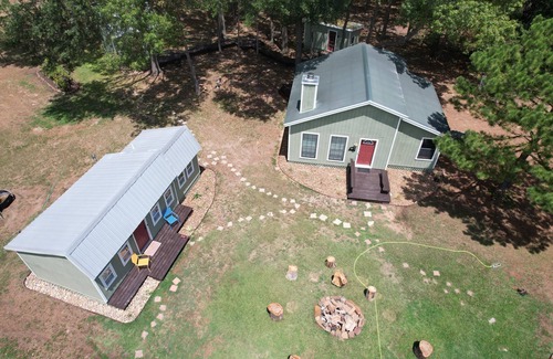 Telephone Cabin | Bois D'arc Bungalows 2-cabin supports 9 guest