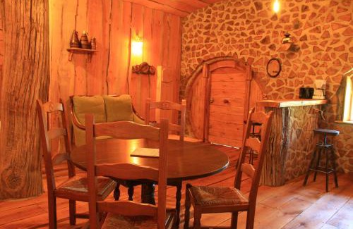 Tanis House | Bois de bouc