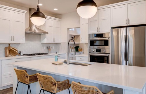 West Valley House | Boise's Hidden Gem! Cute 4 bed / 2.5 bath in a safe and central location.