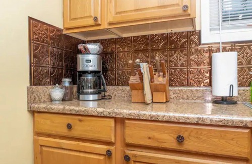 Greensboro House | Bonfire BBQ+Events, 2 Acres mins to Downtown UNCG
