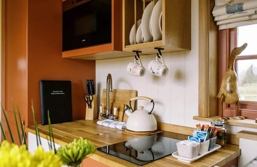 Bottesford Cabin | Bonnie's Shepherd's Lodge Retreat & Wellness