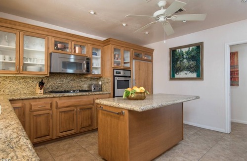 Old Las Palmas House | Book a Fall Getaway Today! Delightful Gated Estate with Tiki Bar and Pool!