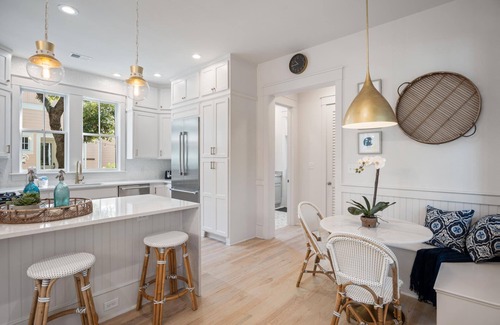 Cottage District House | Book for Fall The Piper - 4 Adult Bikes! 6 Passenger Low-Speed Vehicle! Watercolor Park District!