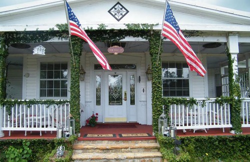 Voth Bed & Breakfast | Book Nook Inn