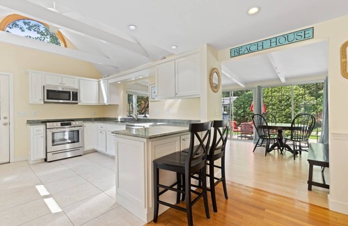 Harwich Center House | BOOK YOUR 2025 SUMMER VACATION AT THE CAPE TODAY! .