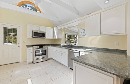 Harwich Center House | BOOK YOUR 2025 SUMMER VACATION AT THE CAPE TODAY! .