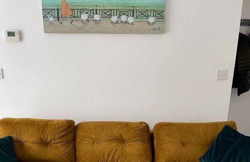 Shephall Apartment | BookedUK: Bright and Airy Apartment in Stevenage