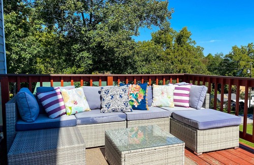 Beaver Shores House | Booking Fall Dates Now! Beaver Lake Views+Hot Tub+Pets