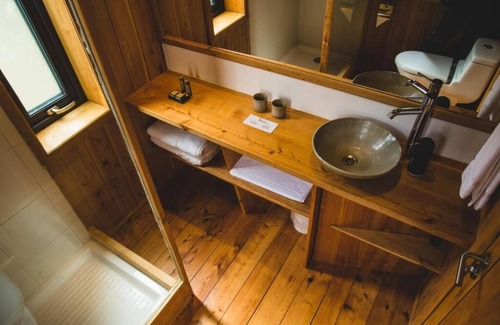 Cochrane Cabin | BordeBaker Lodge