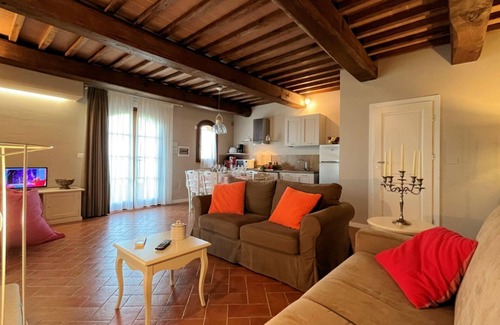 Lajatico Apartment | Borgo del Silenzio - Papavero two-bedroom apartment with private terrace