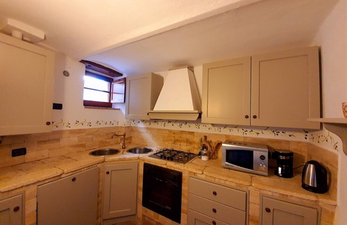 Sarteano Ski Chalet | Borgo Fastelli - Sambuco Chalet in historical Borgo in Val d'Orcia