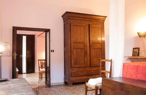 Strongoli Apartment | BORGO PETELIA, Casa Mannarino, suite Eugenio
