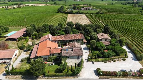 San Benedetto di Lugana House | Borgo San Donino