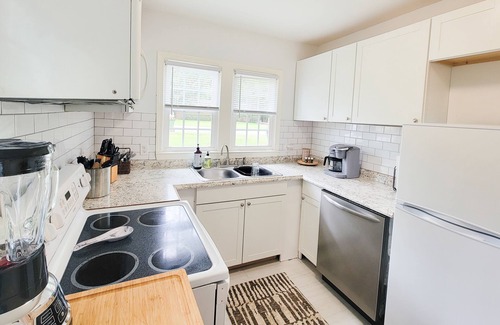 Statesboro House | Boro Bungalow. Heart of Statesboro, Ga