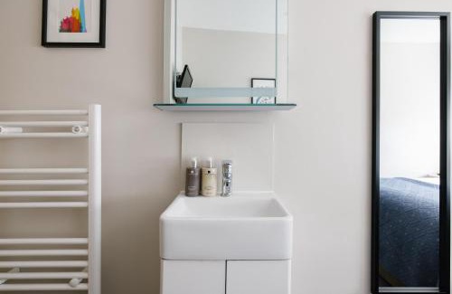 Cathedrals Hotel | Borough High Street Rooms