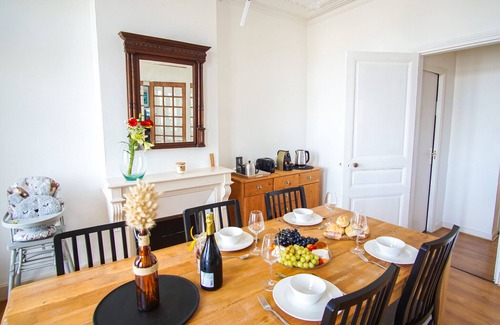 Concarneau Apartment | -BOSCO- ÉLÉGANT T3 AVEC BALCON ET VUE SUR LE PORT