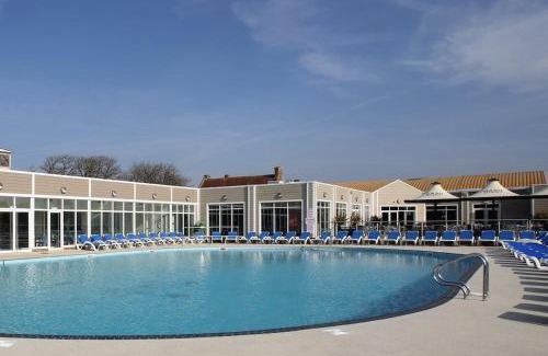 Pagham Apartment | Boston Lodge, Church Farm