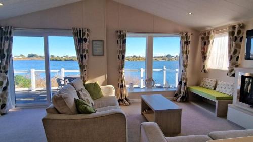 Pagham Apartment | Boston Lodge, Church Farm