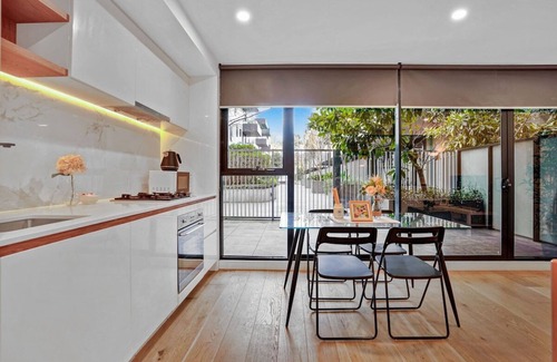 Balwyn Apartment | Botanica - Simply Perfect Balwyn 1BR Home Base