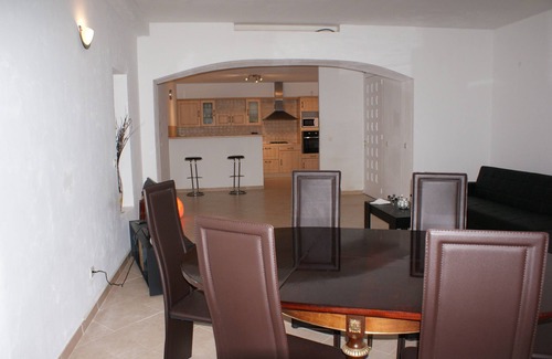 Pierrevert House | Bottom of the villa RESPLENDIN