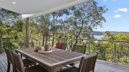 Wagstaffe House | Bouddi Bush Retreat with Bay Views