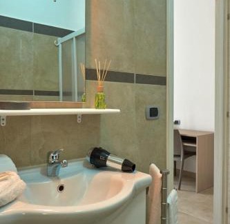 Triparni Bed & Breakfast | Bouganville House - casa vacanze