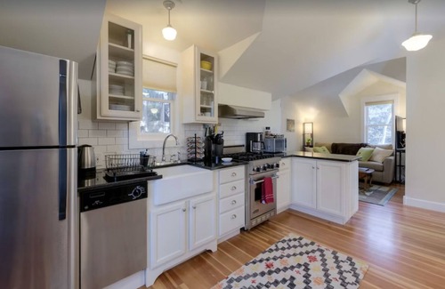 Mapleton Hill Cottage | BOULDER OASIS - only steps from downtown Boulder