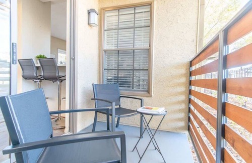 Far North Dallas Apartment | Boulevard Stays Tranquil 1BR King Suite Pool, Gym, Parking 03