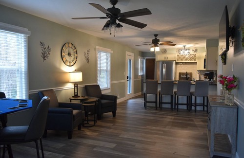 Bardstown House | Bourbon Belle of Bardstown - Charming home just a 9 minute walk into downtown!