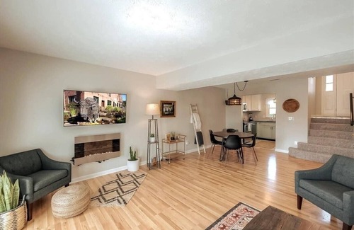 Frankfort House | Bourbon Trail Lakehouse - Pet Friendly!