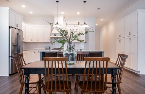 Prospect House | Bourbon Trail, Shops, Downtown, Watch Hill, Pets Local Dining, Fully Loaded