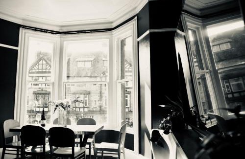 Ilkley Apartment | Boutique Apartment - Sleeps 6 & Free Parking