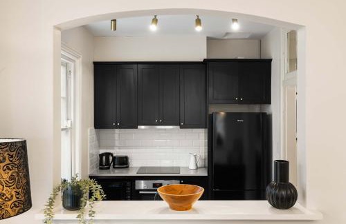 Millers Point Apartment | Boutique Apartment With Private Roof Terrace