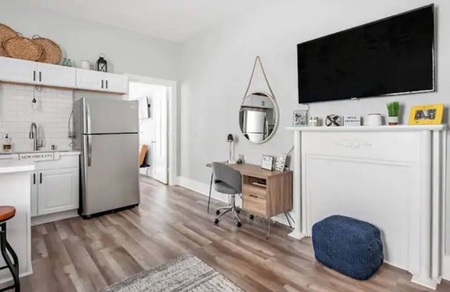Uptown Historic District Condo | Boutique Artsy Well Lit Retro & Trendy Uptown Tranquility