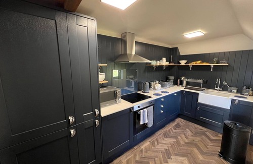 Runham House | Boutique Barn - Sleeps 4, Parking & Private Garden