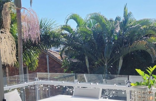 Mermaid Waters Apartment | Boutique building, 400m to beach, best bars, restaurants ,pool. Parking space