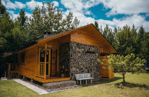 Pasco Cottage | Boutique Cabin with Panoramic Viewnn