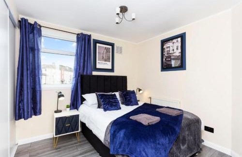 Niddrie House | Boutique Edinburgh 3 bed house - Parking - Garden