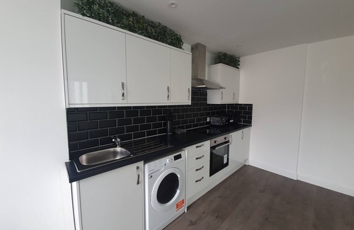 Canbury Apartment | Boutique Vertigo Apartment Central Kingston/london