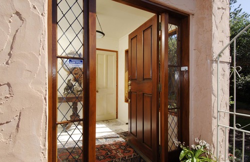 Orewa Apartment | Boutique holiday accommodation adjoining beach.