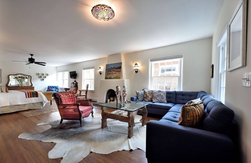 South Capitol Hotel | BOUTIQUE HOTEL - King deluxe Suite 1/2 mi. from Santa Fe Plaza