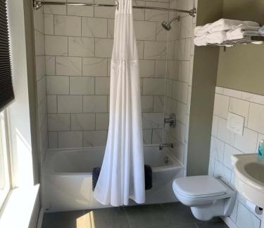 Northport House | Boutique Hotel Room 8