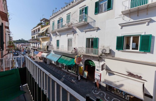 Ischia Porto Apartment | Boutique House Fió in the living room of Ischia