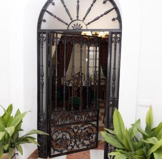 Montilla Bed & Breakfast | Boutique house LujoPobre